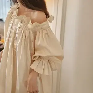 Vintage Off-Shoulder Cotton Nightgown – Apricot Long Sleeve Sleep Dress