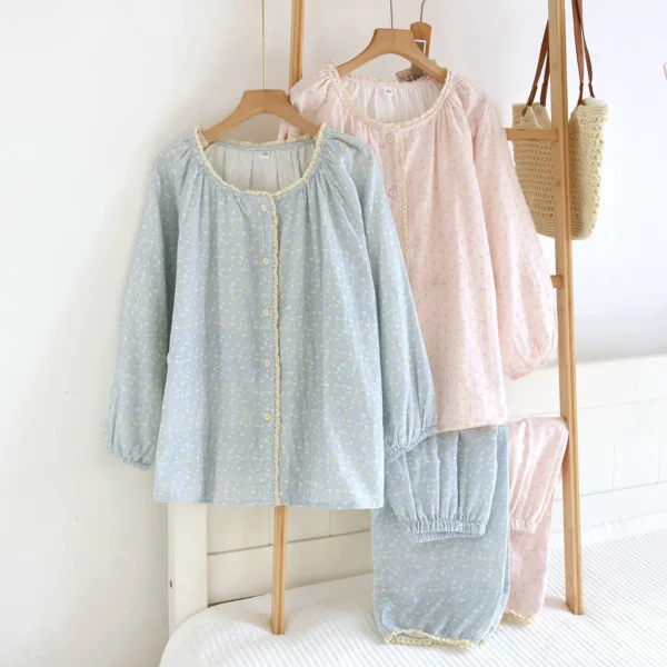 Vintage floral cotton pajama set in pink with long sleeves and trousers