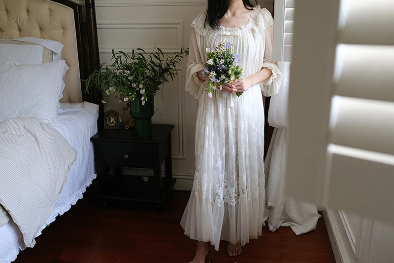 Vintage Victorian Lace Cotton Nightgown – Edwardian Long Sleeve Sleep Dress – detail view 2