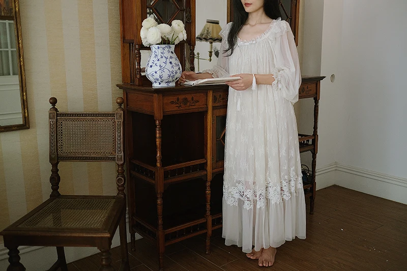 Vintage Victorian Lace Cotton Nightgown – Edwardian Long Sleeve Sleep Dress – detail view 12