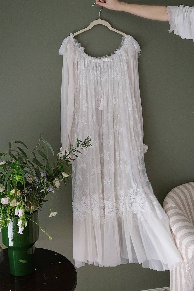 Vintage Victorian Lace Cotton Nightgown – Edwardian Long Sleeve Sleep Dress – detail view 15