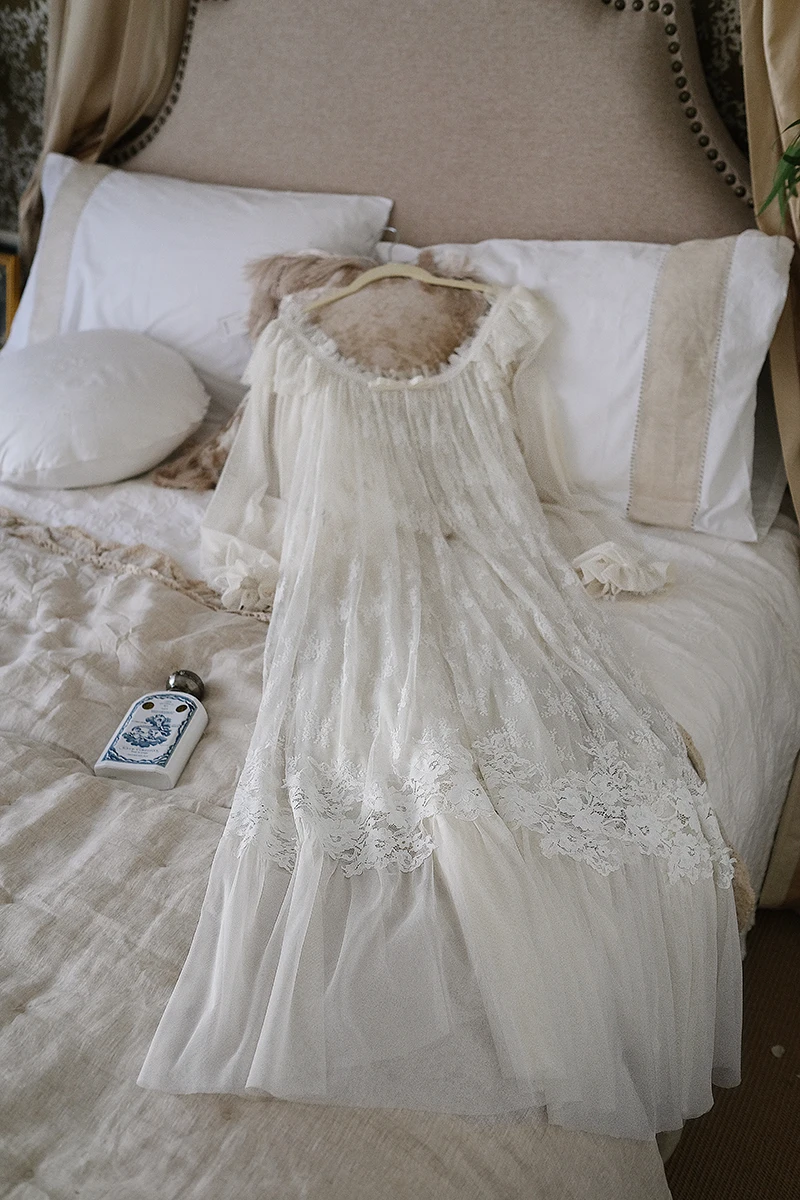 Vintage Victorian Lace Cotton Nightgown – Edwardian Long Sleeve Sleep Dress – detail view 17