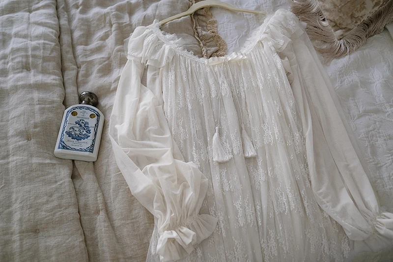 Vintage Victorian Lace Cotton Nightgown – Edwardian Long Sleeve Sleep Dress – detail view 18